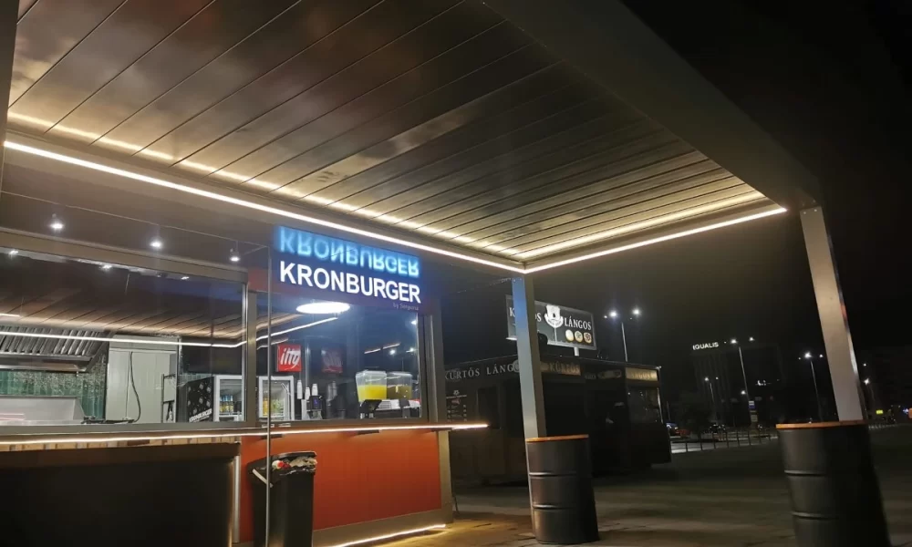 Kronsun – pergolă bioclimatică premium produsă în România.